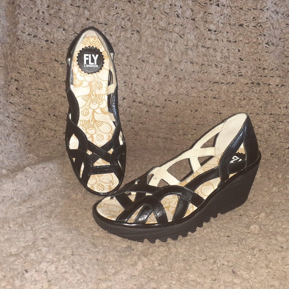FLY LONDON-Yadi-Black Patent Leather Platform Wedge-Cage Cut-Out-Sz 39-Excellent